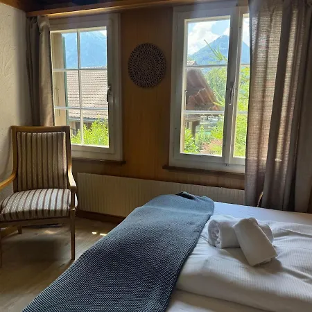 River 2 -kissed Retreat With Iconic Jungfraujoch View Інтерлакен