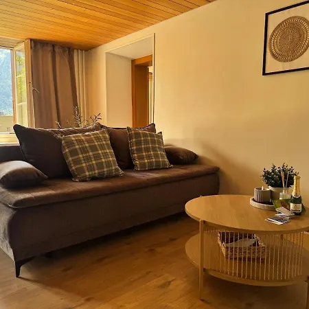 River 2 -kissed Retreat With Iconic Jungfraujoch View Інтерлакен