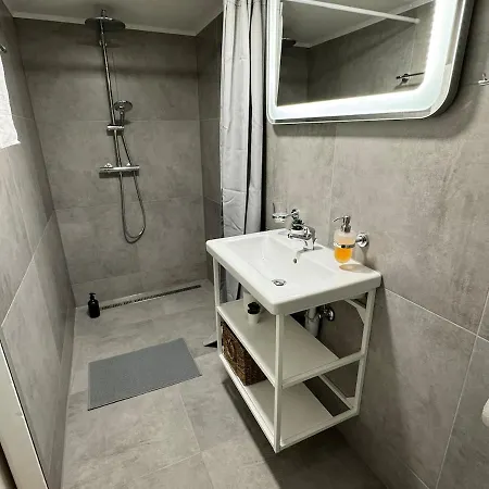 River 2 -kissed Retreat With Iconic Jungfraujoch View *
